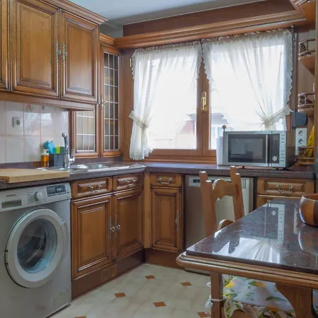 Apartment Av Leopoldo Alas 16 *